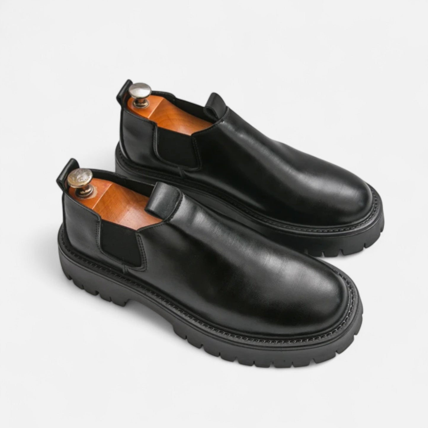 Men’s Leather Shoes with Thick Sole – Bold Presence, Refined Elegance