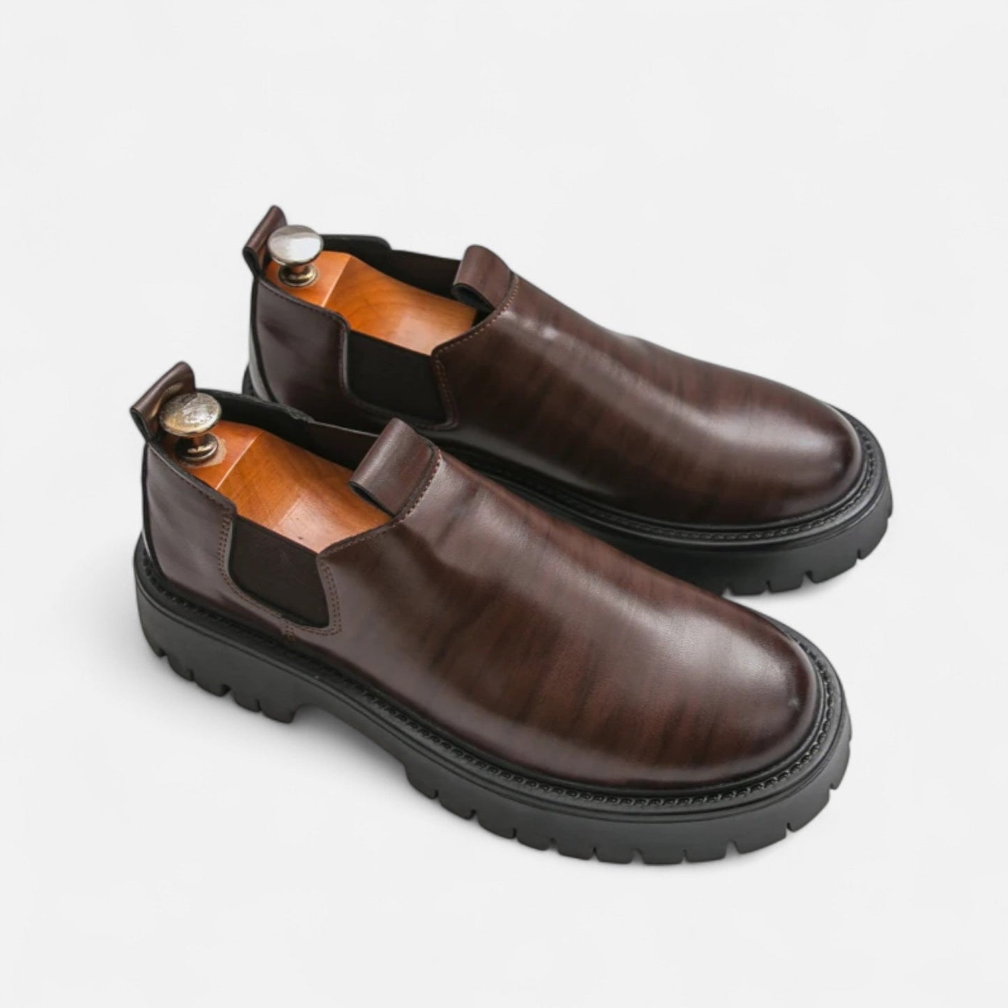 Men’s Leather Shoes with Thick Sole – Bold Presence, Refined Elegance